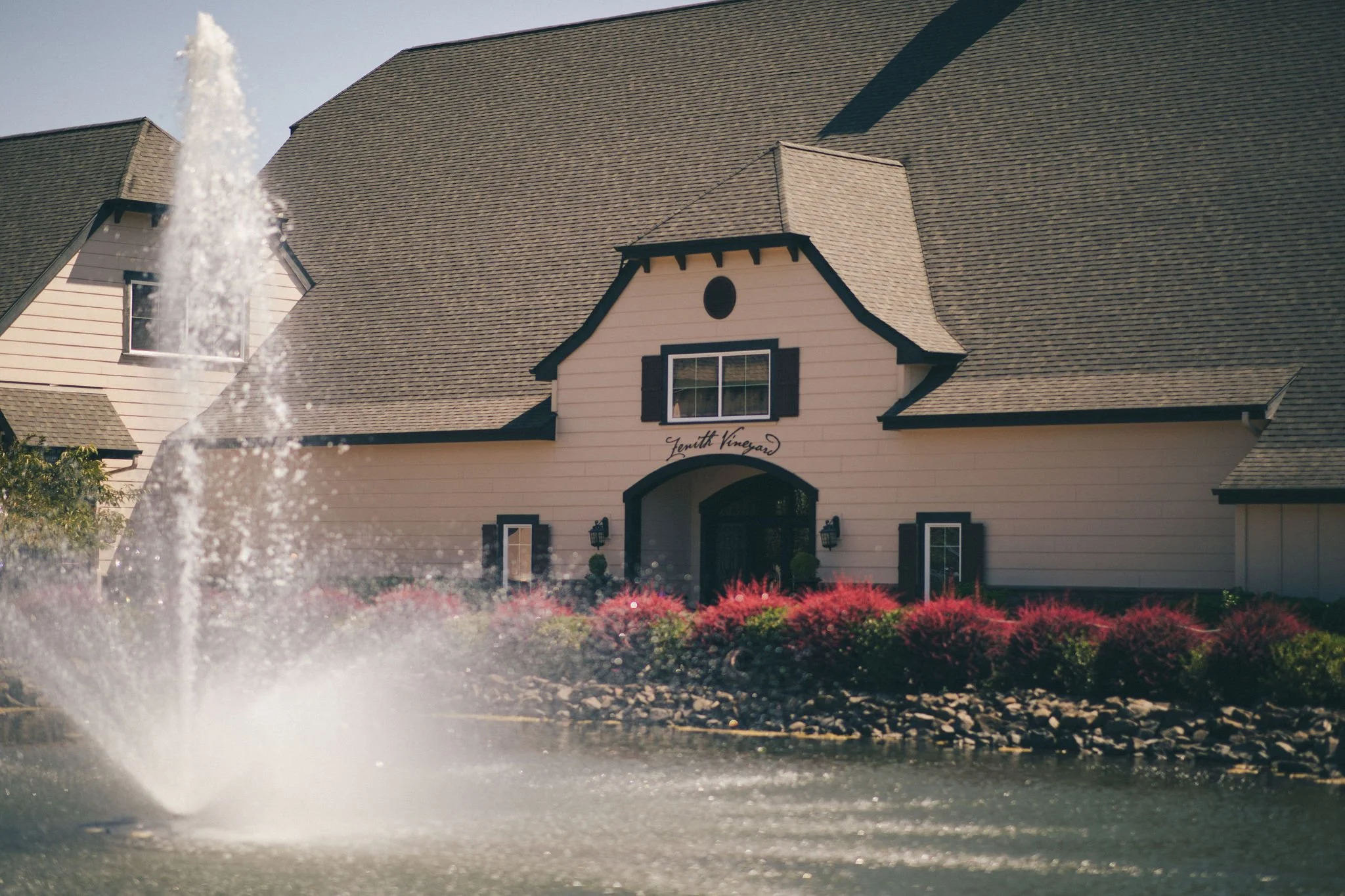 Oregon Winery Weddings & Wine - Zenith Vineyard